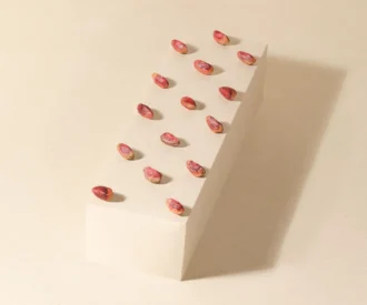 مغز پسته شور زعفرانی