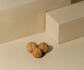 گردو خارجی با پوست