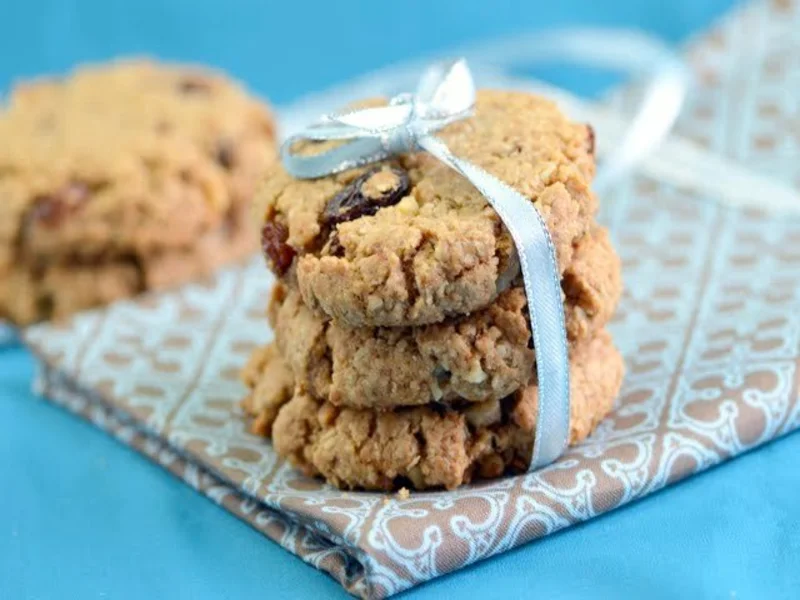 طرز تهیه کوکی گردو و کشمش