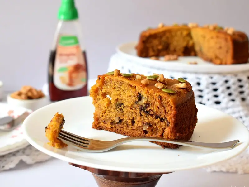 کیک کدو حلوایی با گردو